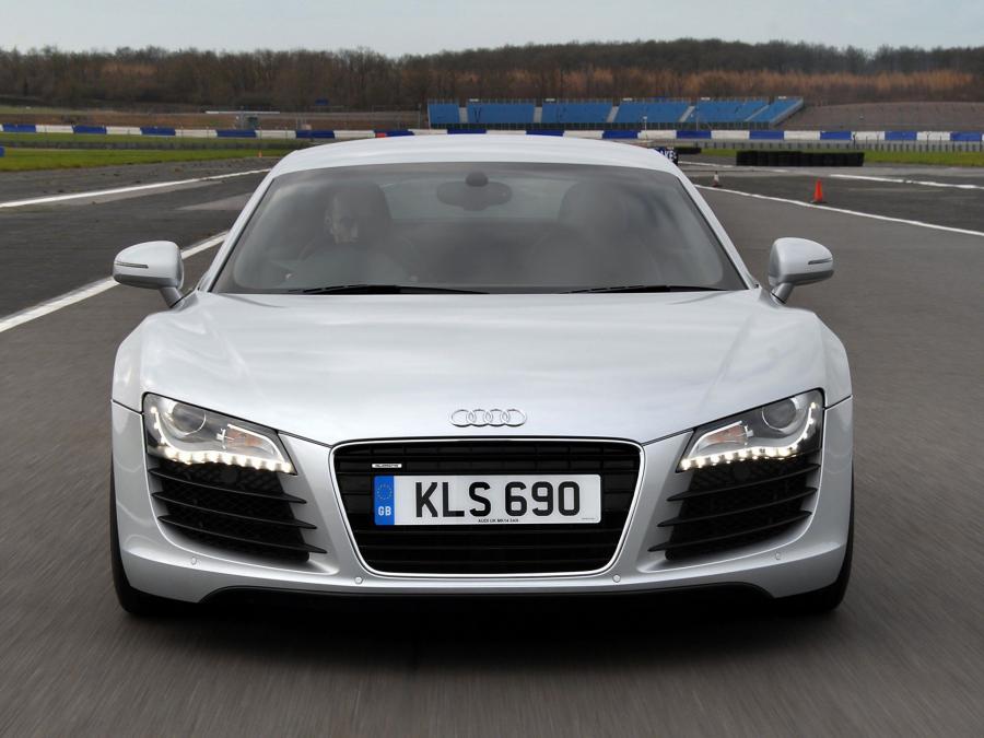  Audi R8 2007 года  (UK) (фото 20 из 25)